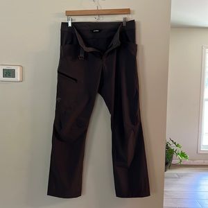 Dark grey arc’teryx pants 34 inseam 30 like new